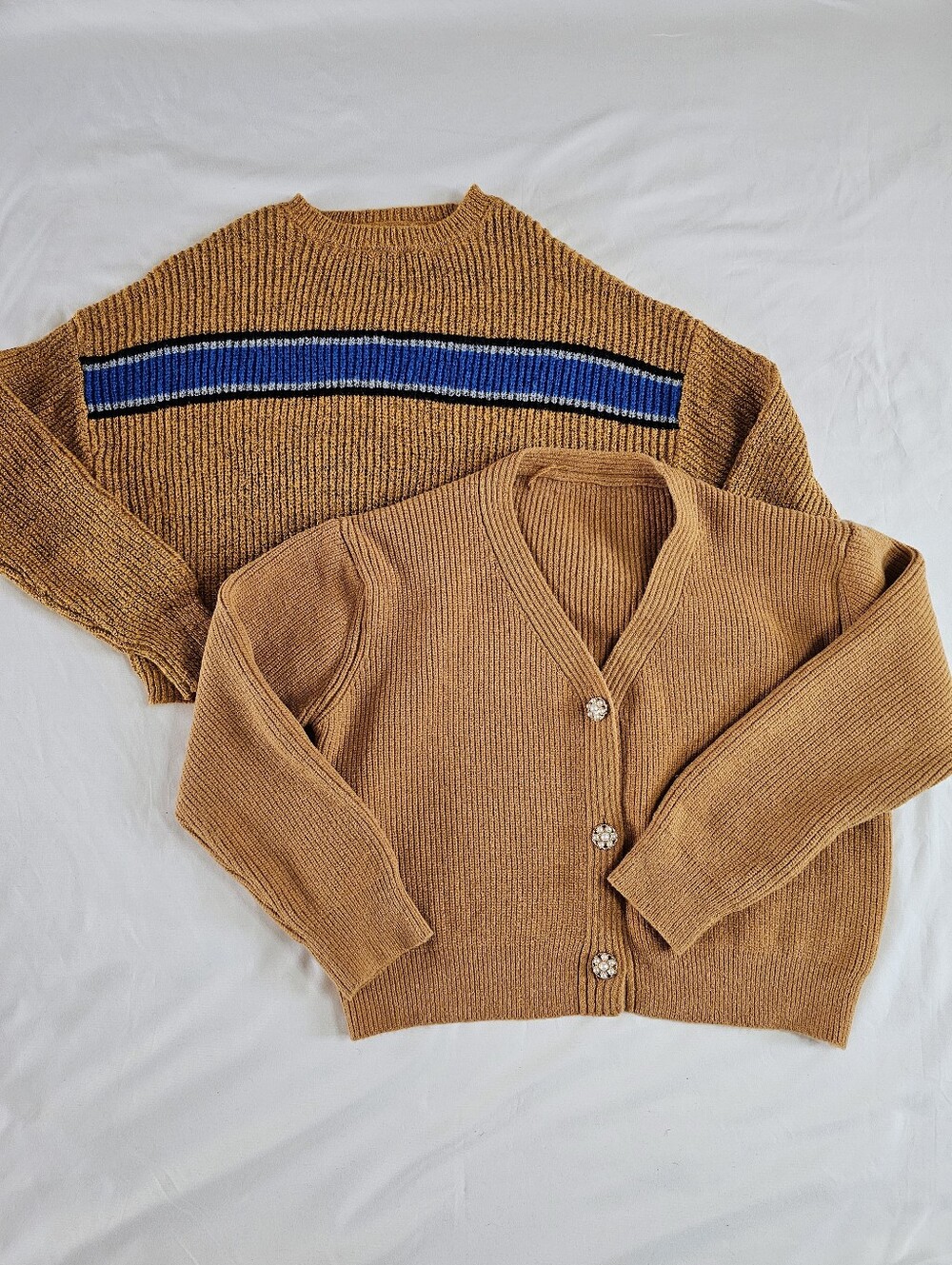 Bundle of 2 Cropped Knit Sweaters Size L Casual Academic College Layer Weekend